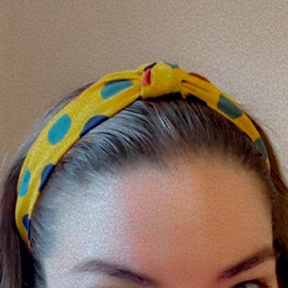 HANDMADE KNOTTED HEADBAND IN YELLOW & MULTICOLOR POLKADOTS - Picture 7 of 8